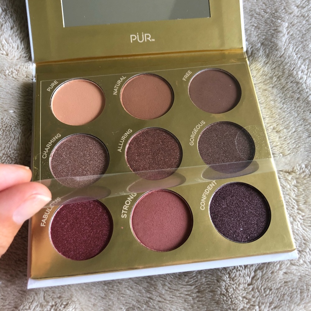 Eyeshadow palate